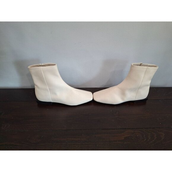 Linea Paolo Faux Leather Rad Bootie in Cream/NWOB, Sz. 4M - Picture 4 of 9